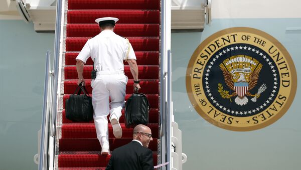 Ядерный чемоданчик президента США Дональда Трампа - Sputnik Việt Nam