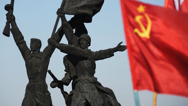 Đài tưởng niệm Vinh quang quân đội và lao động của người Transbaikalian ở Chita. - Sputnik Việt Nam