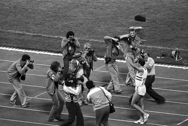 Các nhiếp ảnh gia thể thao trong Thế vận hội Olympic XXII ở Matxcơva - Sputnik Việt Nam