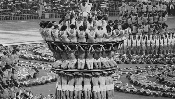 Các thành viên dự lễ khai mạc Thế vận hội Olympic mùa hè XXII ở Matxcơva - Sputnik Việt Nam