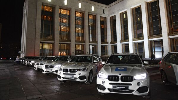 Ô tô thương hiệu BMW Đức tặng cho các VĐV Nga đoạt huy chương Thế vận hội Olympic Mùa Đông XXIII ở Pyeongchang - Sputnik Việt Nam