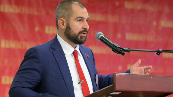 Ông Maxim Suraikin phát biểu tại Đại hội đảng “Những người Cộng sản Nga” - Sputnik Việt Nam