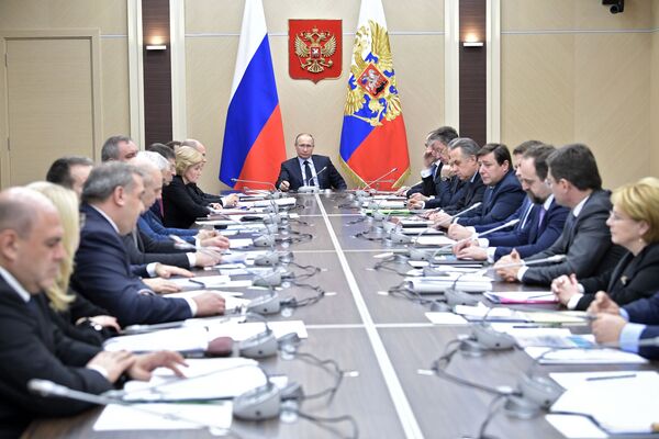 Ông Vladimir Putin chủ trì cuộc họp với các thành viên Chính phủ Nga, năm 2018 - Sputnik Việt Nam