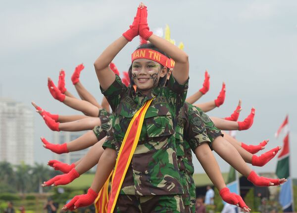 Nữ binh sĩ quân đội Indonesia - Sputnik Việt Nam