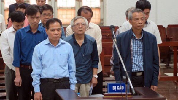 Các bị cáo tại tòa - Sputnik Việt Nam