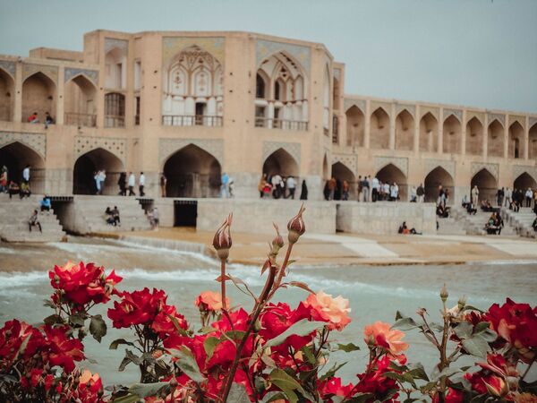 Sông Zayanderood ở thành phố Isfahan, Iran - Sputnik Việt Nam