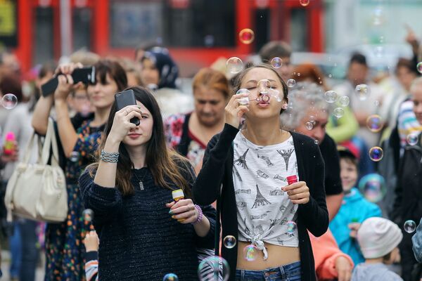 Cuộc diễu hành thổi bong bóng xà phòng ở Kazan - Sputnik Việt Nam