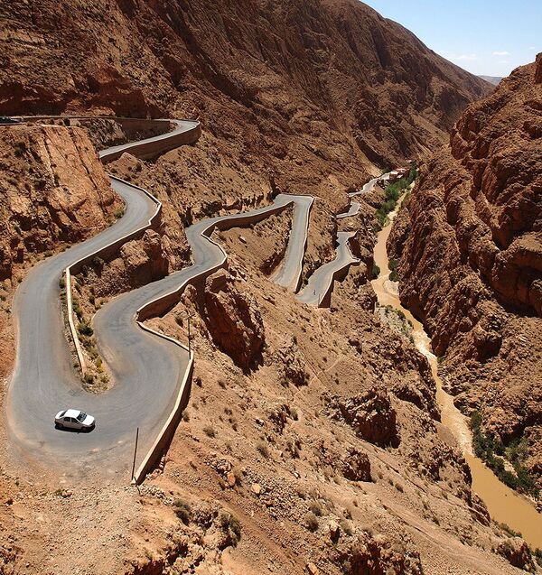 Đường đèo Dades Gorges trong dãy núi Atlas, Morocco. - Sputnik Việt Nam