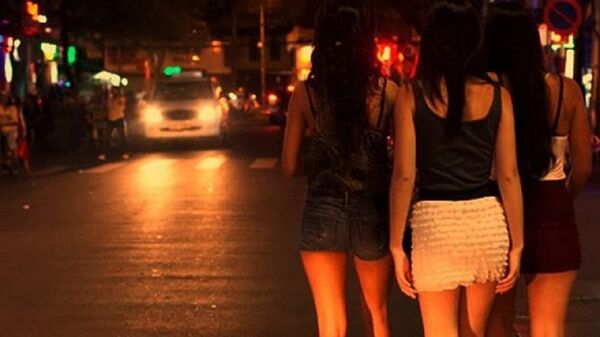 Gái mại dâm đứng đường ở Việt Nam - Sputnik Việt Nam