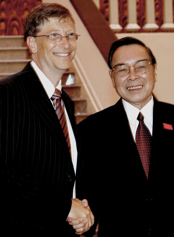 Giám đốc Microsoft Bill Gates và Thủ tướng Việt Nam Phan Văn Khải - Sputnik Việt Nam