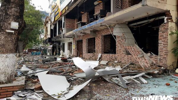 Tòa nhà 2 tầng tan hoang sau vụ nổ kinh hoàng. - Sputnik Việt Nam