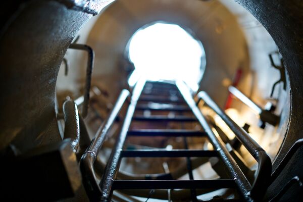 Đường ống dẫn với thang lên của tàu ngầm diesel-điện Dự án 636.3 Novorossiysk - Sputnik Việt Nam