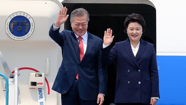 Tổng thống Hàn Quốc Moon Jae In và phu nhân đến Việt Nam - Sputnik Việt Nam