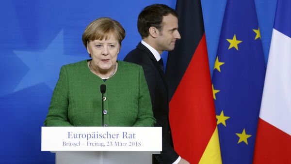 Angela Merkel và Emmanuel Macron - Sputnik Việt Nam