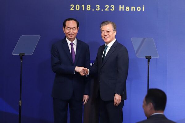 Chủ tịch nước Trần Đại Quang và Tổng thống Moon Jae In tham dự Diễn đàn doanh nghiệp Việt Nam - Hàn Quốc Chủ tịch nước Trần Đại Quang và Tổng thống Moon Jae In tham dự Diễn đàn doanh nghiệp Việt Nam - Hàn Quốc - Sputnik Việt Nam