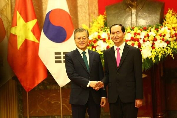 Chủ tịch Nước Trần Đại Quang tiếp Tổng thống Hàn Quốc Moon Jae-in Chủ tịch Nước Trần Đại Quang tiếp Tổng thống Hàn Quốc Moon Jae-in - Sputnik Việt Nam