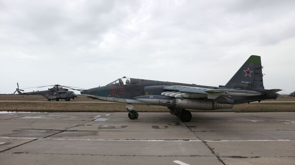 Máy bay tấn công Su-25SM chuẩn bị cất cánh.  - Sputnik Việt Nam