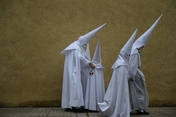 Hội những người tội lỗi sám hối “La Paz” trong đám rước Tuần Thánh ở Seville, Tây Ban Nha - Sputnik Việt Nam