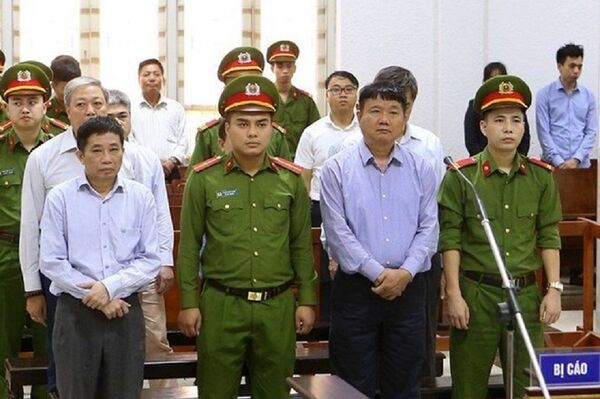 Các bị cáo vụ Đinh La Thăng nghe tuyên án ngày 29/3 Các bị cáo vụ Đinh La Thăng nghe tuyên án ngày 29/3 - Sputnik Việt Nam