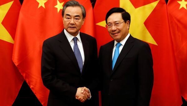 Phó Thủ tướng Phạm Bình Minh và Ngoại trưởng Trung Quốc Vương Nghị. - Sputnik Việt Nam