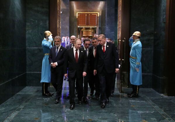 Tổng thống LB Nga Vladimir Putin và Tổng thống Cộng hòa Thổ Nhĩ Kỳ Recep Tayyip Erdogan hội đàm ở Ankara - Sputnik Việt Nam