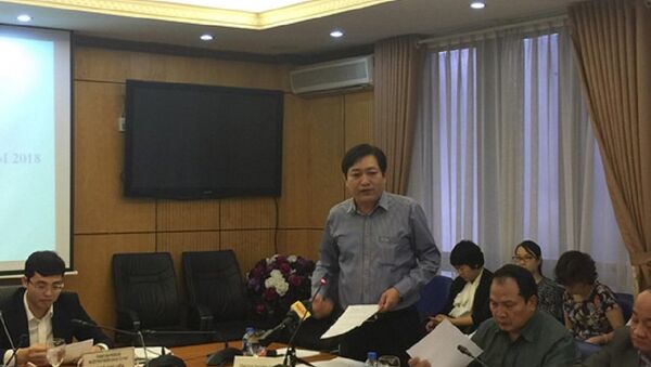 Phó Tổng cục trưởng Tổng Cục thi hành án dân sự Nguyễn Văn Sơn trả lời câu hỏi của phóng viên - Sputnik Việt Nam