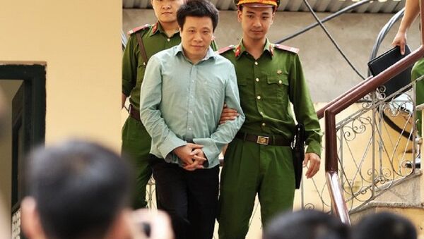 Đại gia Hà Văn Thắm được dẫn giải về trại giam sau khi nghe tuyên án tại phiên xử sơ thẩm - Sputnik Việt Nam