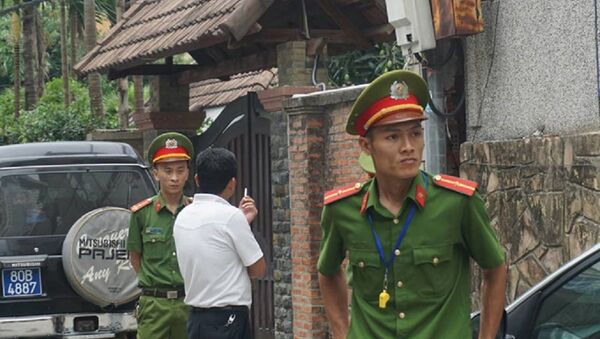Cảnh sát khám xét nhà ông Trần Văn Minh - Sputnik Việt Nam