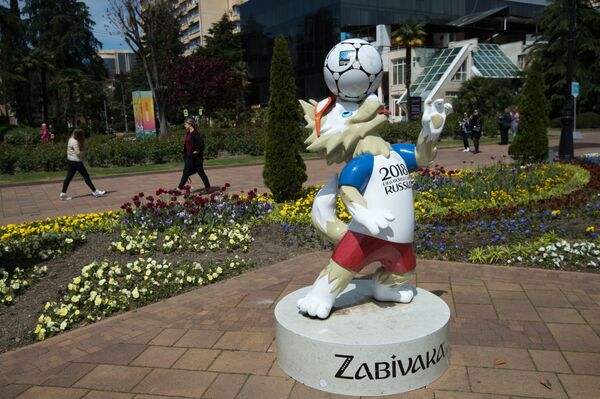Tượng linh vật Zabivaka của World Cup 2018 ở Sochi - Sputnik Việt Nam