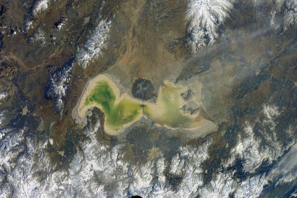 Bức ảnh Hồ Urmia ở Iran, do nhà du hành vũ trụ Nga Anton Shkaplerov chụp từ trạm ISS - Sputnik Việt Nam