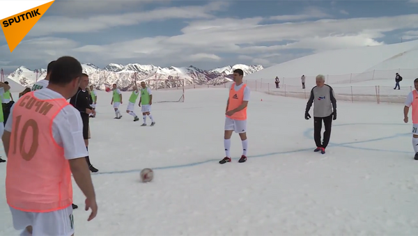 Trận bóng đá trên núi ở Sochi - Sputnik Việt Nam