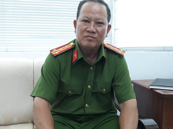 Đại tá Nguyễn Tấn Đạt trong buổi tiếp xúc với phóng viên Báo Người Lao Động Đại tá Nguyễn Tấn Đạt trong buổi tiếp xúc với phóng viên Báo Người Lao Động - Sputnik Việt Nam