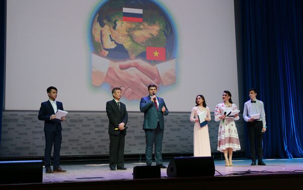 Ngày 25 tháng 4, Buổi Hòa nhạc hữu nghị Nga-Việt tại Đại học Tổng hợp Tài chính trực thuộc Chính phủ Liên bang Nga - Sputnik Việt Nam