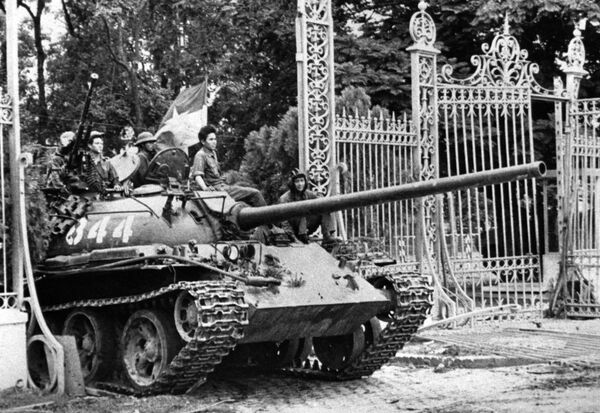Vì sao Việt Nam thắng lợi trong Tổng tiến công và nổi dậy mùa Xuân 1975? Vì sao Việt Nam thắng lợi trong Tổng tiến công và nổi dậy mùa Xuân 1975? - Sputnik Việt Nam