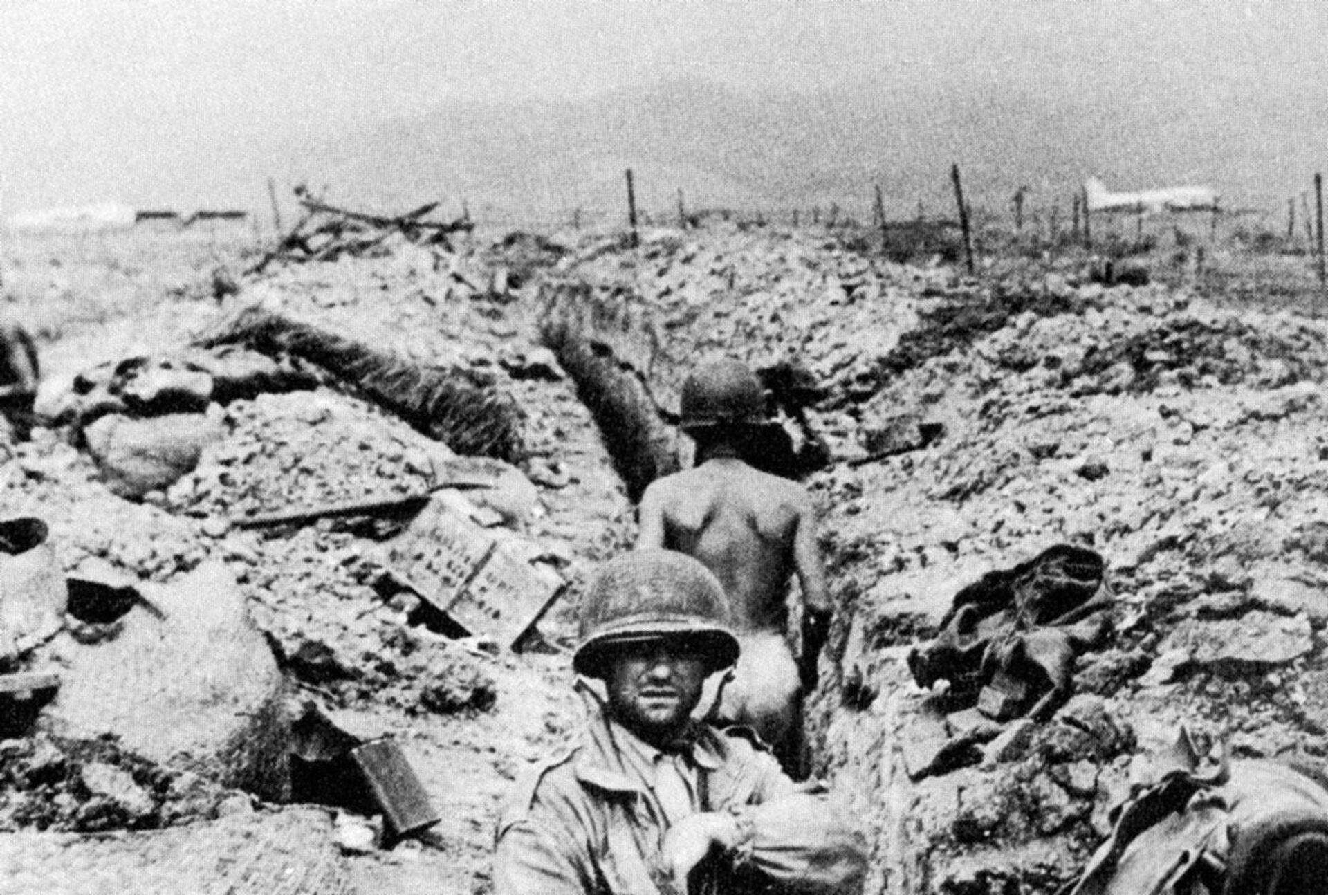 Lính Pháp dưới chiến hào trong trận Điện Biên Phủ - Sputnik Việt Nam, 1920, 06.05.2024
