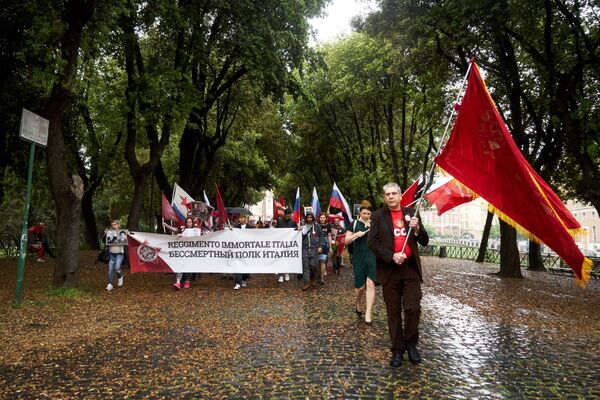Các thành viên tham gia hành động “Trung đoàn Bất tử” ở Rome, Italy - Sputnik Việt Nam