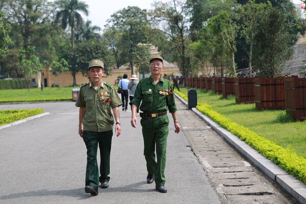 Những người tham gia hoạt động “Trung đoàn bất tử” tại Hà Nội. - Sputnik Việt Nam