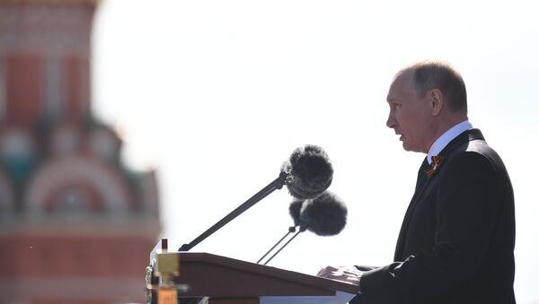 Tổng thống Nga Vladimir Putin tại Diễu binh kỷ niệm 73 năm Chiến thắng trong Chiến tranh Vệ quốc Vĩ đại 1941-1945 - Sputnik Việt Nam