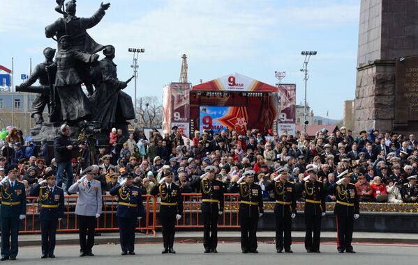 Quân nhân tham gia duyệt binh ở Vladivostok nhân kỷ niệm 73 năm Chiến thắng trong Chiến tranh Vệ quốc Vĩ đại. - Sputnik Việt Nam