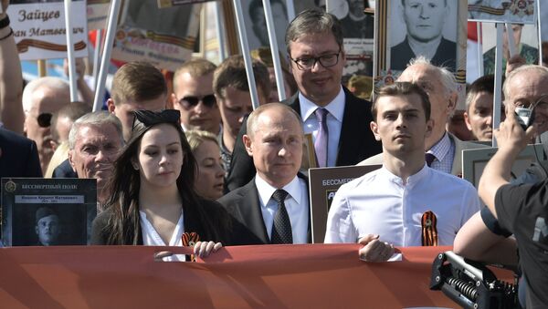 Tổng thống Nga Vladimir Putin tham gia diễu hành Trung đoàn Bất tử” - Sputnik Việt Nam