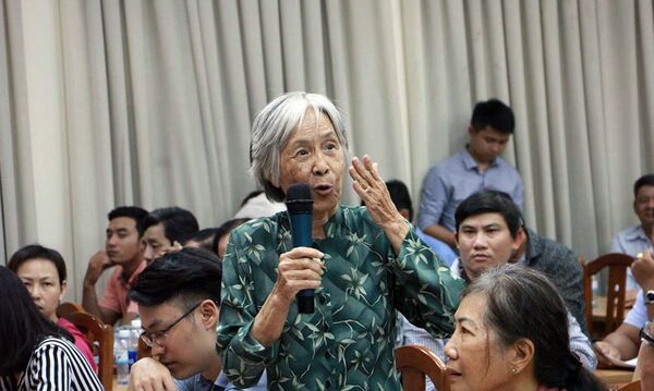 Cử tri Nguyễn Thị Mỹ Ngọc nếu vấn đề bức xúc về việc đền bù giải phóng mặt bằng ở KĐT Thủ Thiêm Cử tri Nguyễn Thị Mỹ Ngọc nếu vấn đề bức xúc về việc đền bù giải phóng mặt bằng ở KĐT Thủ Thiêm - Sputnik Việt Nam