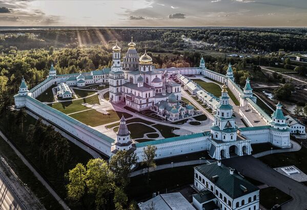 Tu viện Giáo hội Chính thống Nga ở Istra, tỉnh Moskva - Sputnik Việt Nam