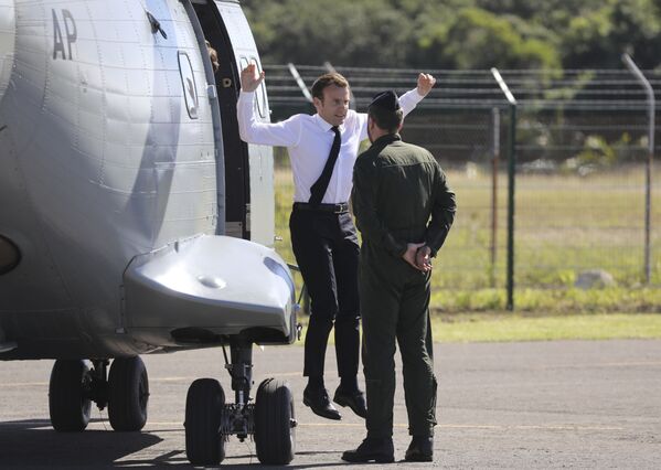 Tổng thống Pháp Emmanuel Macron sau khi đến đảo New Caledonia ở Thái Bình Dương - Sputnik Việt Nam
