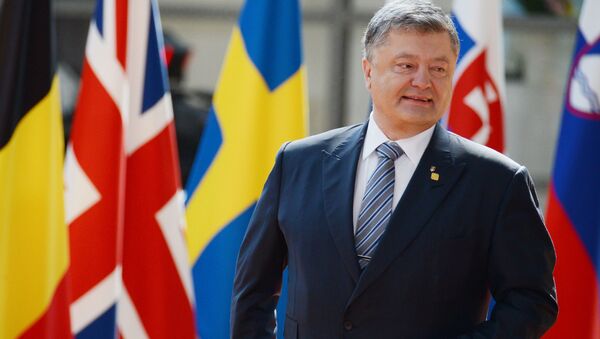 Президент Украины Петр Порошенко во время встречи с председателем Европейского совета Дональдом Туском в Брюссел - Sputnik Việt Nam