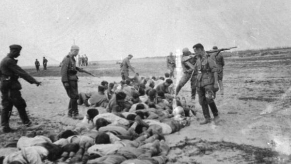 Quân đội Đức xử tử dân thường. Chiến tranh Vệ quốc Vĩ đại 1941-1945. Hình ảnh thu được từ các binh sĩ và sĩ quan của quân đội Đức Quốc xã - Sputnik Việt Nam