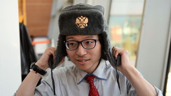 Nhà báo Nhật Bản Tetsuya Abo tại khu terminal sân bay Sheremetyevo. - Sputnik Việt Nam