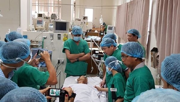 Một trong 3 nạn nhân vụ 5 hiệp sĩ đường phố bị đâm thương vong đang điều trị tại bệnh viện (ảnh chụp ngày 14.5).  - Sputnik Việt Nam