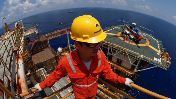 Rosneft bắt đầu khoan giếng sản xuất ở vùng thềm lục địa của Việt Nam - Sputnik Việt Nam