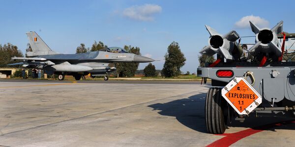 F-16 của Bỉ tại căn cứ không quân NATO Araxos F-16 của Bỉ tại căn cứ không quân NATO Araxos - Sputnik Việt Nam