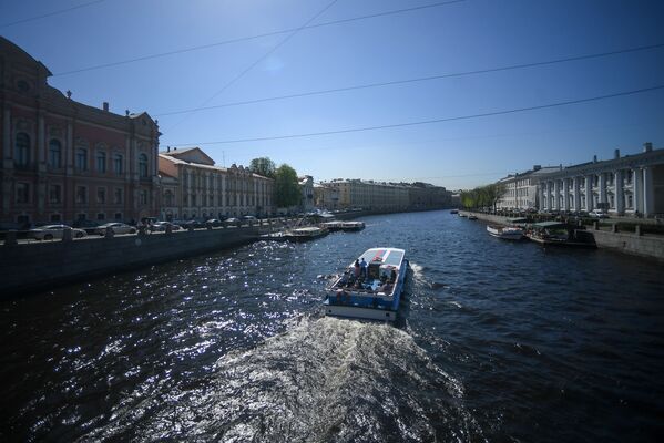 Dạo chơi bằng thuyền ở St. Petersburg - Sputnik Việt Nam